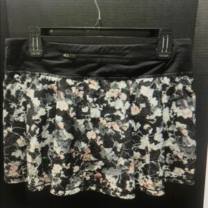 Lululemon Black and White Floral Skirt